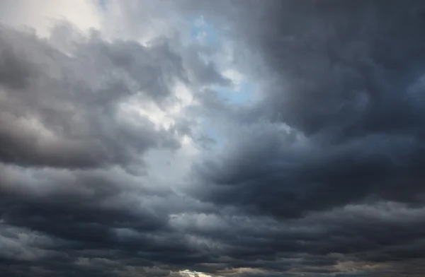 Fondo natural: cielo tormentoso — Foto de Stock