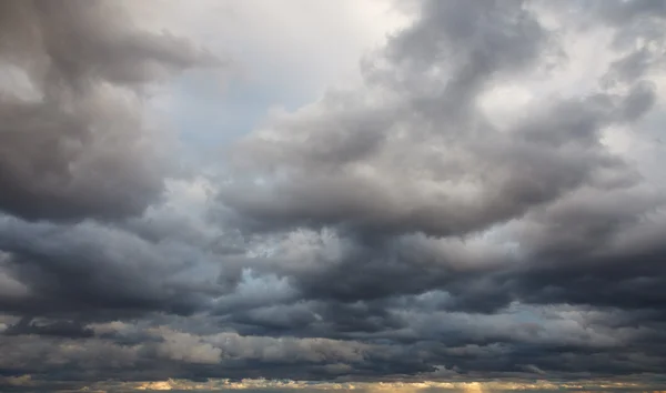 Sfondo naturale: cielo tempestoso — Foto Stock