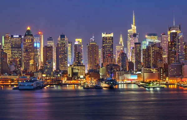 Manhattan at night — Stock Photo, Image