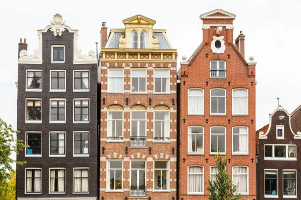 Edifícios tradicionais holandeses, Amesterdão — Fotografia de Stock
