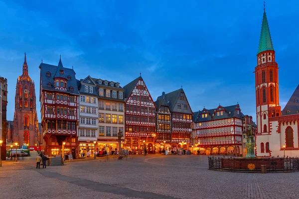 Historiska centrum av frankfurt på natten — Stockfoto