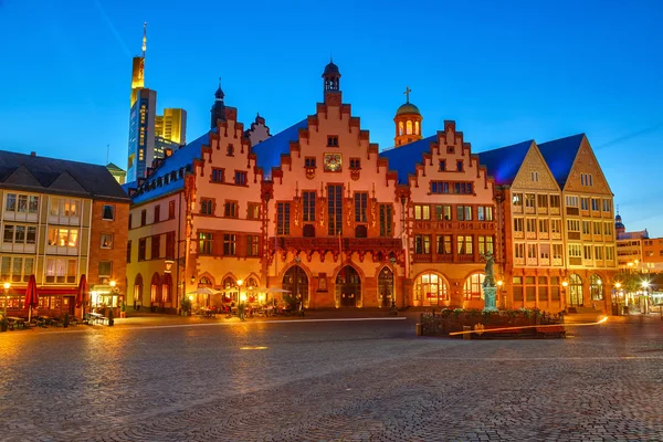Centro histórico de Frankfurt por la noche — Foto de Stock