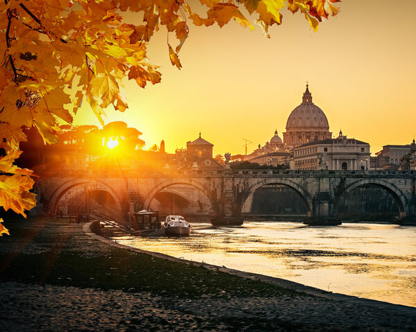 Catedral de San Pedro al atardecer, Roma — Foto de Stock