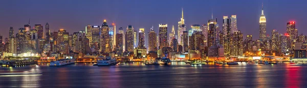 Manhattan at night — Stock Photo, Image