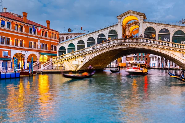 Ponte di Rialto al tramonto — Foto Stock