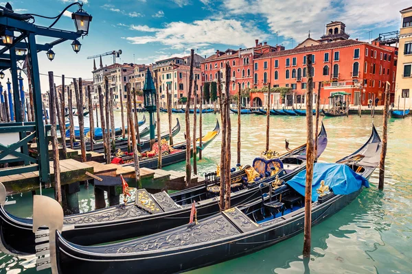 Gondolas on Grand canal in Venice — Stock Photo, Image