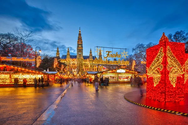 Rynek świąteczny w Wiedniu — Zdjęcie stockowe