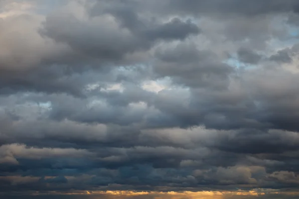 Fondo natural: cielo tormentoso — Foto de Stock