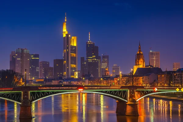 Frankfurt på natten — Stockfoto