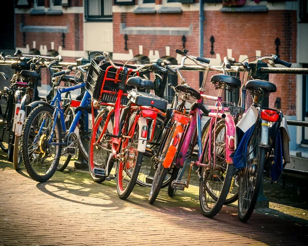 Bicicletas en Amsterdam —  Fotos de Stock