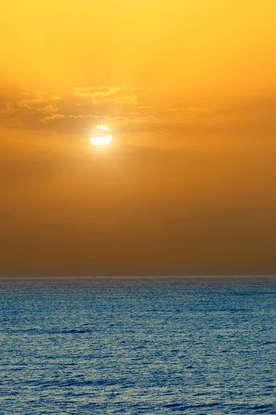 Nascer do sol sobre o Oceano Atlântico — Fotografia de Stock