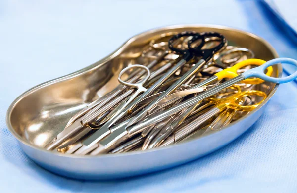 Surgical instruments in the basin. — Stock Photo, Image