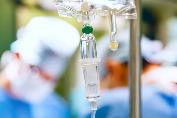 IV infuus in operatie kamer — Stockfoto