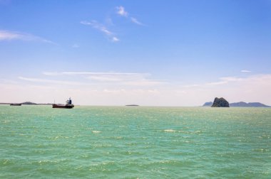 tropikal deniz, kıyı ve tekne içinde Tayland Körfezi