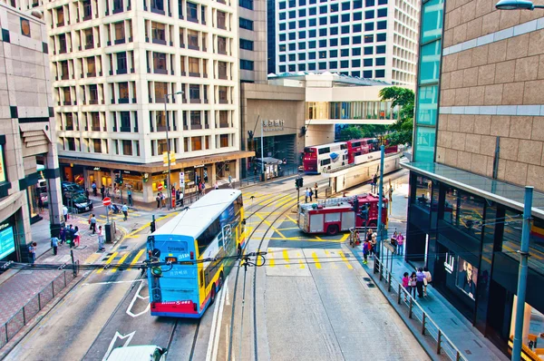 Rues et trafic dans le centre financier de Hong Kong — Photo
