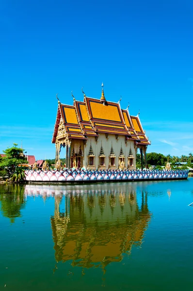 中岛苏梅岛，泰国佛教宝塔 — 图库照片