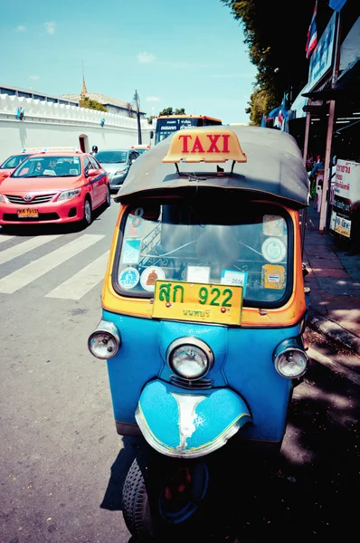 Tuk tuk typique à Bangkok, Thaïlande — Photo