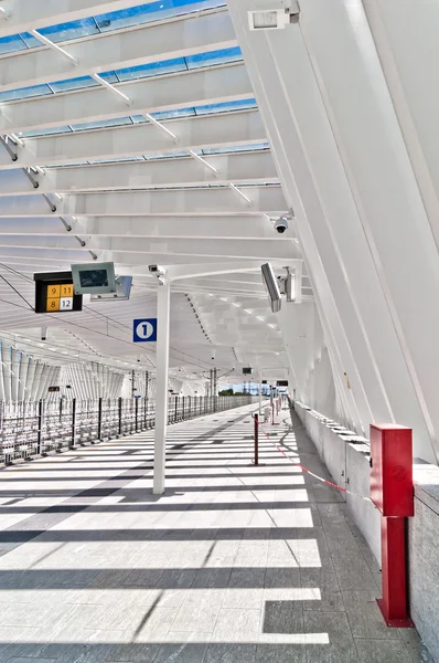 Nova estação de trem Mediopadana em Reggio Emilia, Itália — Fotografia de Stock