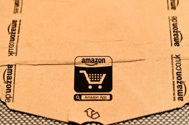 teslim Amazon parsel Milano, İtalya