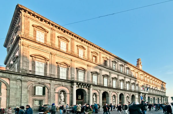 Palacio Real en la Plaza del Plebiscito Nápoles, Italia — Foto de Stock