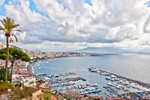 Vista de la bahía de Nápoles desde Posillipo con mar Mediterráneo - Italia — Foto de Stock