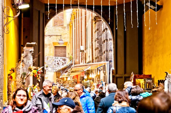 Spaccanapoli ulice pohled v Neapoli, Itálie — Stock fotografie