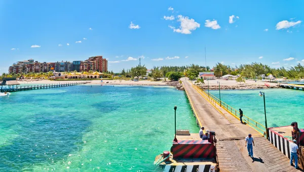 Muelle y costa de Punta Sam en Cancún, México — Foto de Stock