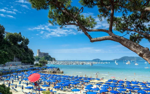 Lerici Italie Juin 2017 Les Habitants Les Touristes Profitent Plage — Photo