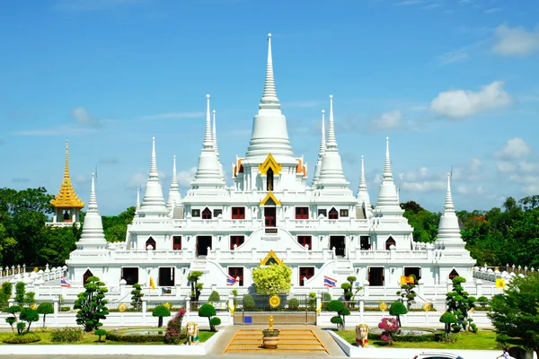 Bílé pagody na wat asokaram — Stock fotografie