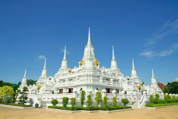 Bílé pagody na wat asokaram — Stock fotografie