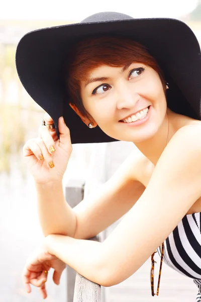 Beautiful Asian woman smiling — Stock Photo, Image