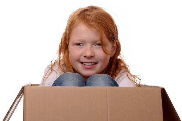 Chica en caja —  Fotos de Stock