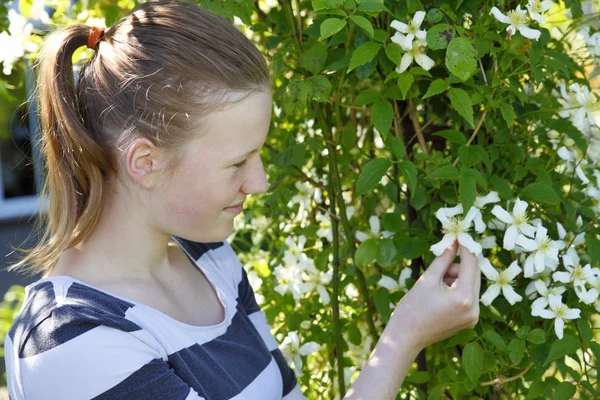 Blomma flicka — Stockfoto