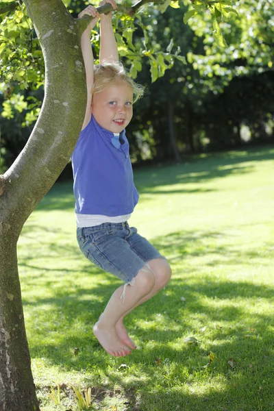 Glad tjej — Stockfoto