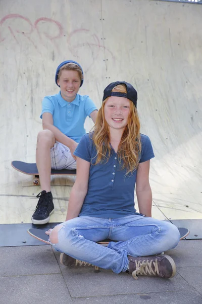 Τα παιδιά skateboard — Φωτογραφία Αρχείου