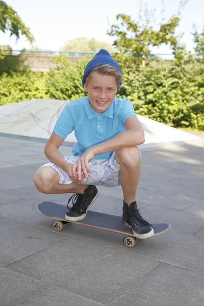 Skateboard-Junge — Stockfoto