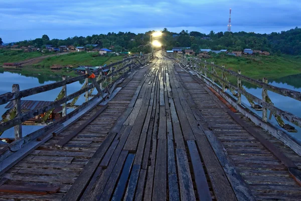 Wooden walkway bridge — Stock Photo, Image