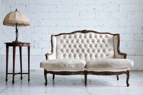 Vintage sofa kamer — Stockfoto