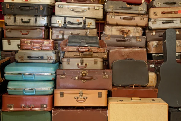Vintage suitcase and briefcase — Stock Photo, Image