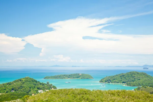 Pemandangan udara pantai tropis phuket — Stok Foto
