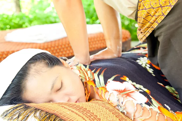 Massaggi alla schiena Spa — Foto Stock