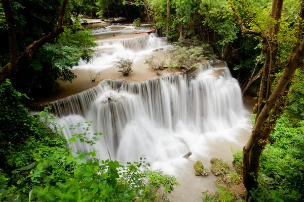 Водопад тропических тропических лесов — стоковое фото