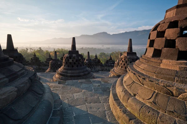 Borobudur-templom reggeli napfelkeltét — Stock Fotó