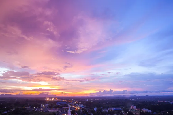 Sonnenuntergang im Stadtbild — Stockfoto