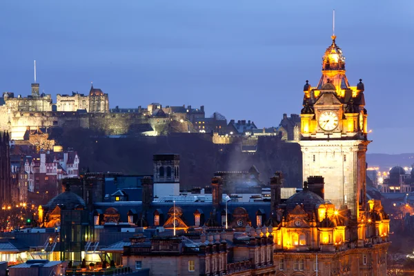 Castelo de Edimburgo e Skylines — Fotografia de Stock