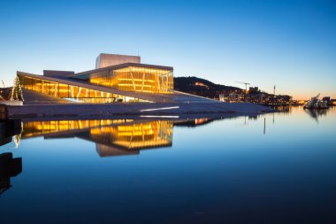 Oslo opera binası