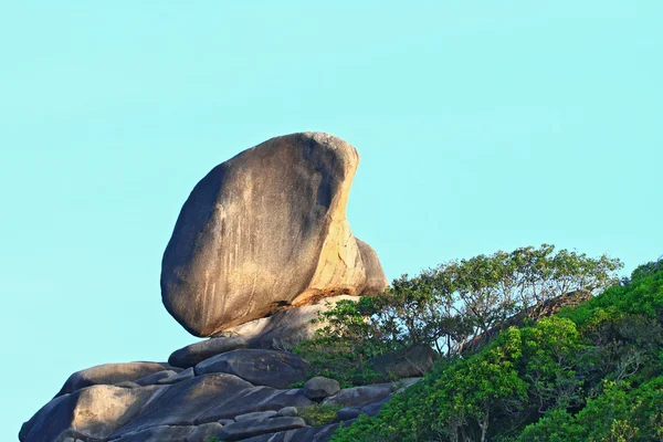 帆船岩石，泰国普吉岛附近的斯米兰国家公园 — 图库照片
