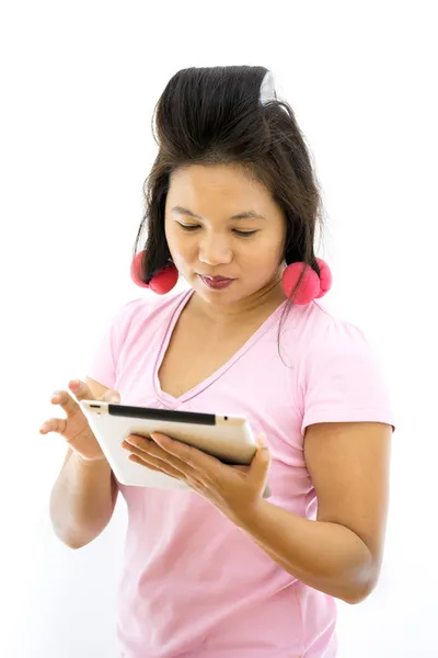 Frau mit Tablet-Make-up — Stockfoto