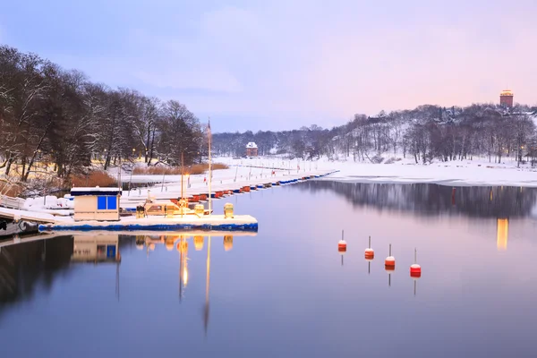 Lake in stockholm park Zweden — Stockfoto