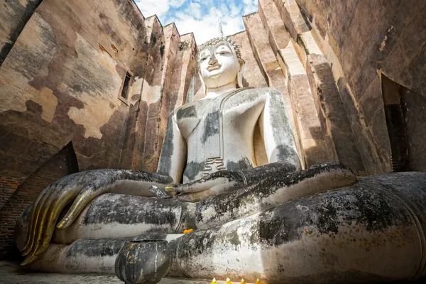 Wat srichum templet buddha — Stockfoto